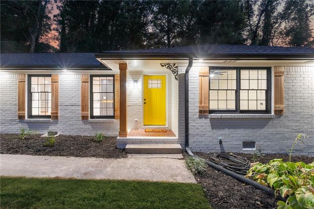 2055 Oak RD, Snellville, GA 30078