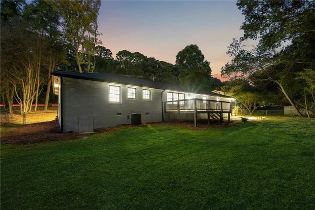 2055 Oak RD, Snellville, GA 30078