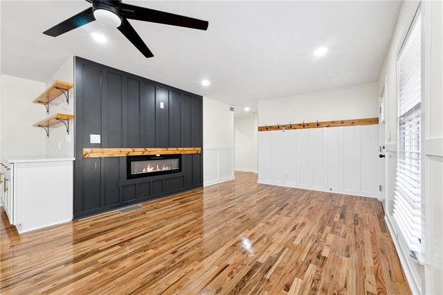 2055 Oak RD, Snellville, GA 30078