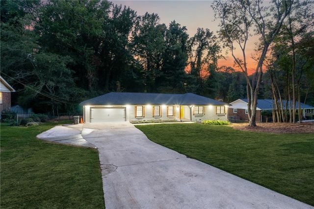 2055 Oak RD, Snellville, GA 30078