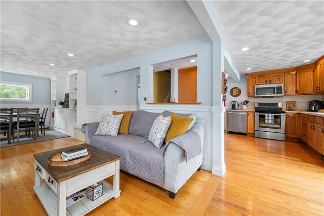 5 Harding Street, Coventry, RI 02816