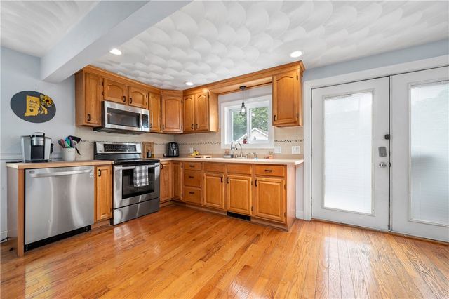 5 Harding Street, Coventry, RI 02816