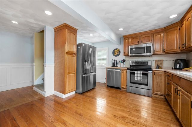 5 Harding Street, Coventry, RI 02816