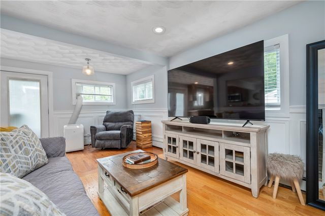 5 Harding Street, Coventry, RI 02816