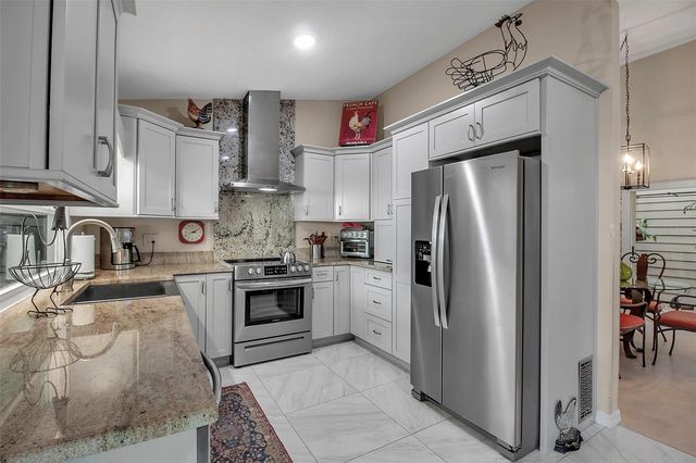 3410 AVENIDA MADERA B, Bradenton, FL 34210