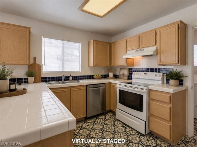 8012 Divine Drive, Las Vegas, NV 89128