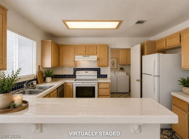 8012 Divine Drive, Las Vegas, NV 89128