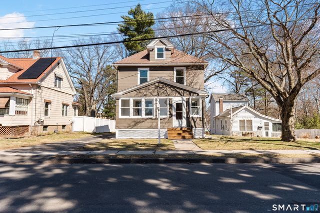 30 Oakwood Street, East Hartford, CT 06108