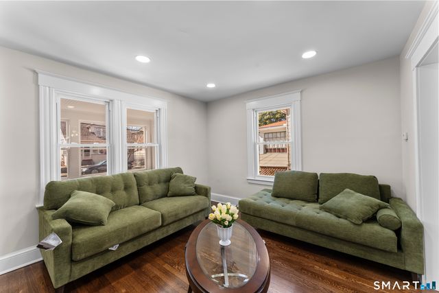 30 Oakwood Street, East Hartford, CT 06108