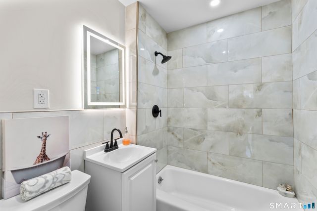 30 Oakwood Street, East Hartford, CT 06108