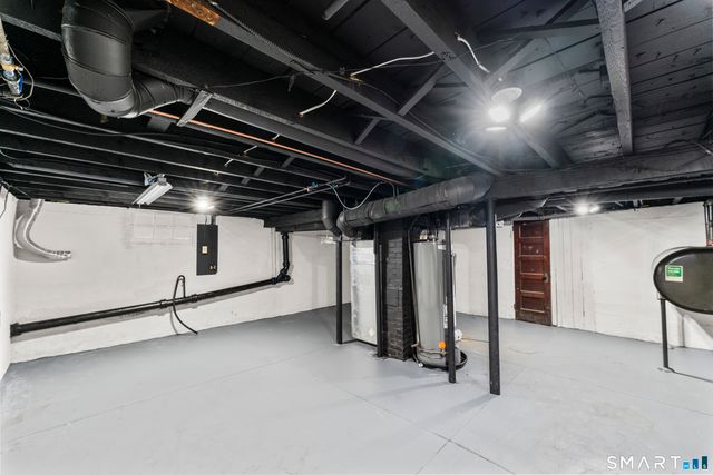 30 Oakwood Street, East Hartford, CT 06108