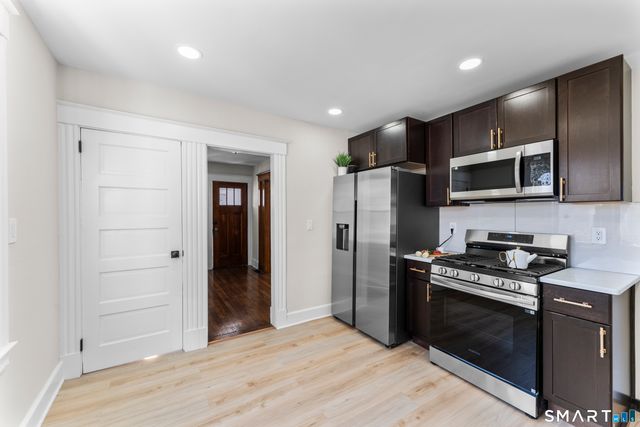 30 Oakwood Street, East Hartford, CT 06108