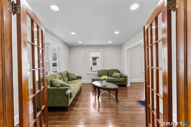 30 Oakwood Street, East Hartford, CT 06108