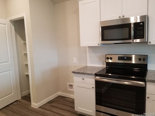 210 Holland Park, Schertz, TX 78108