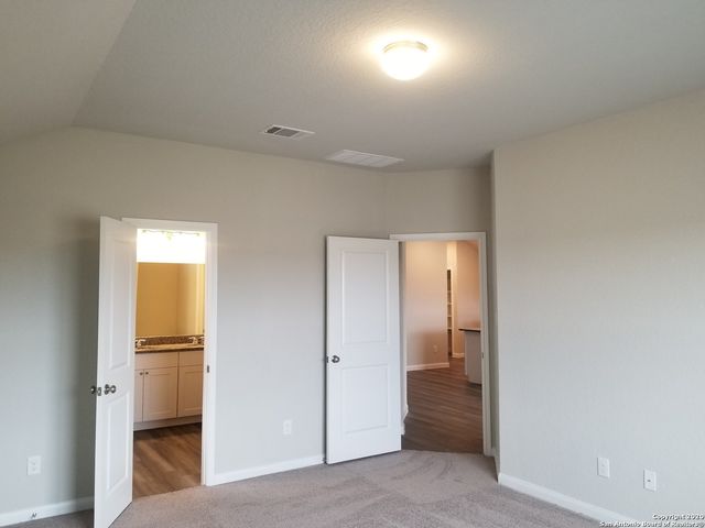 210 Holland Park, Schertz, TX 78108