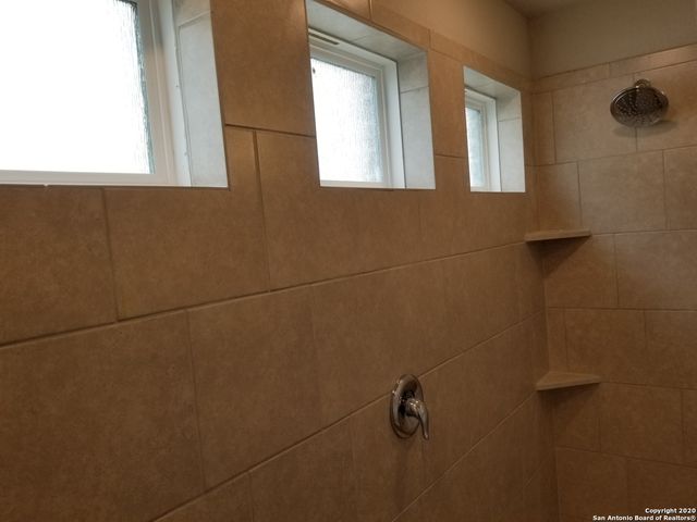 210 Holland Park, Schertz, TX 78108