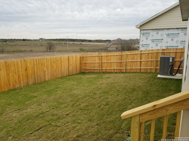 210 Holland Park, Schertz, TX 78108