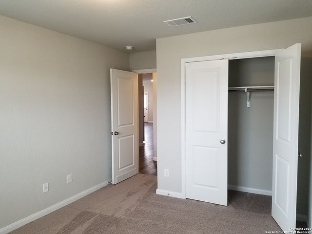 210 Holland Park, Schertz, TX 78108