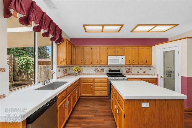 1642 Poppy Cir, Rocklin, CA 95765