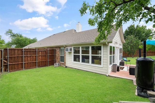 6725 Woodcrest Lane, Sachse, TX 75048