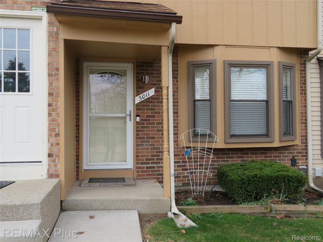 3011 Debra Court, Auburn Hills, MI 48326