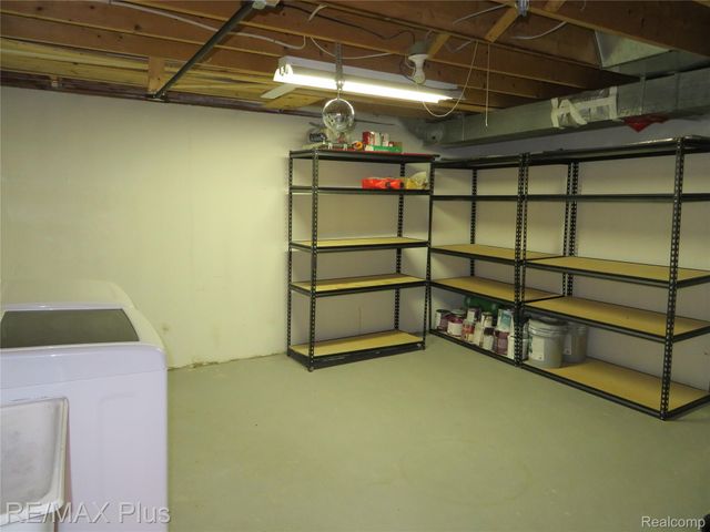 3011 Debra Court, Auburn Hills, MI 48326