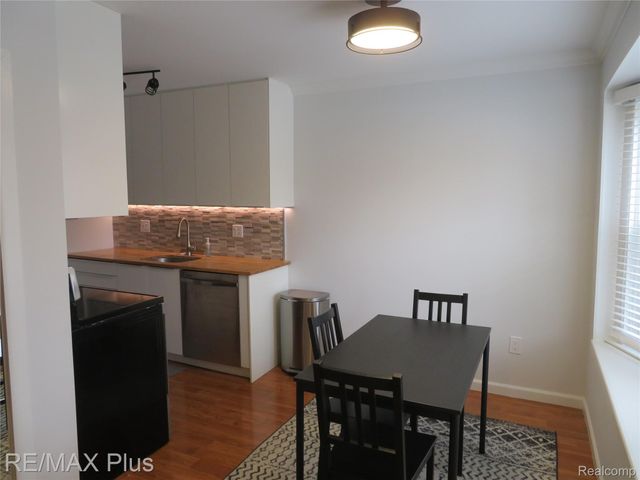 3011 Debra Court, Auburn Hills, MI 48326