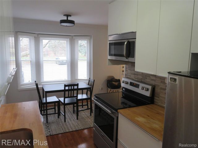 3011 Debra Court, Auburn Hills, MI 48326