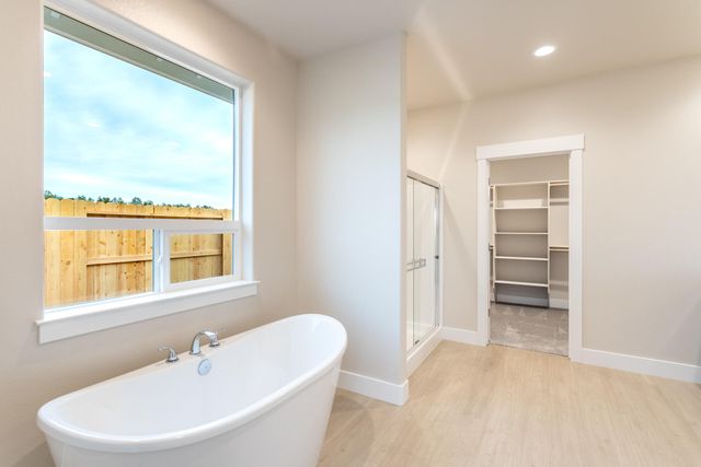 3258 Lower Lane, Redding, CA 96002