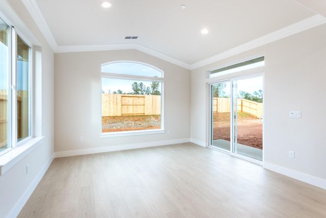 3258 Lower Lane, Redding, CA 96002