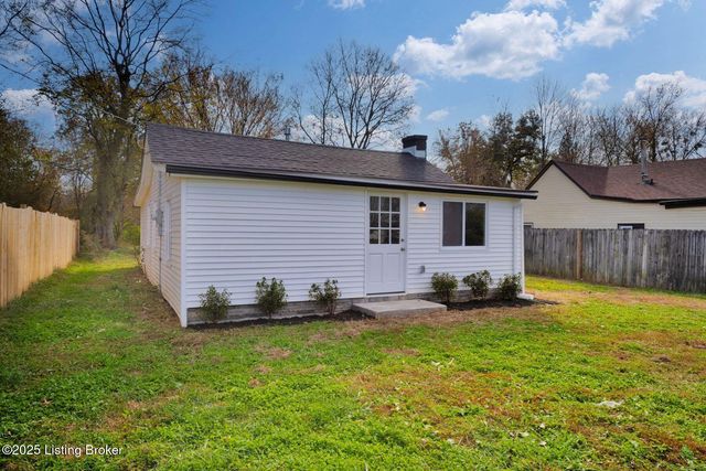 4521 River Front Dr, Louisville, KY 40216