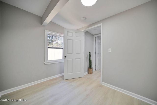 4521 River Front Dr, Louisville, KY 40216