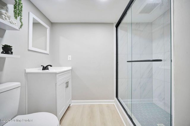 4521 River Front Dr, Louisville, KY 40216