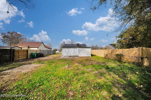 4521 River Front Dr, Louisville, KY 40216