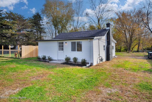 4521 River Front Dr, Louisville, KY 40216