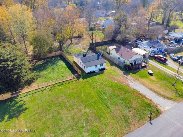 4521 River Front Dr, Louisville, KY 40216