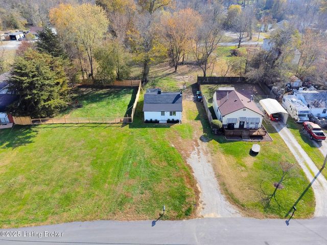 4521 River Front Dr, Louisville, KY 40216