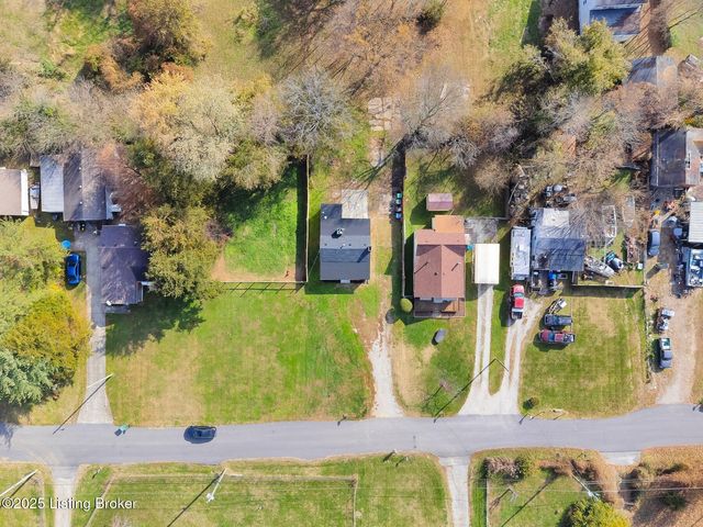4521 River Front Dr, Louisville, KY 40216