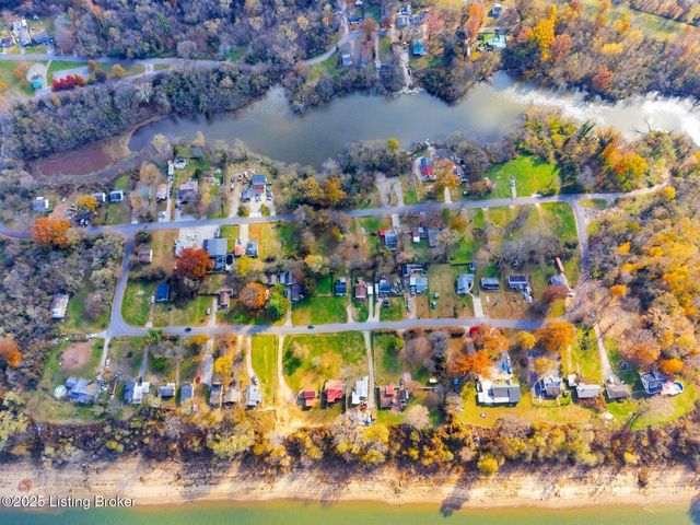 4521 River Front Dr, Louisville, KY 40216