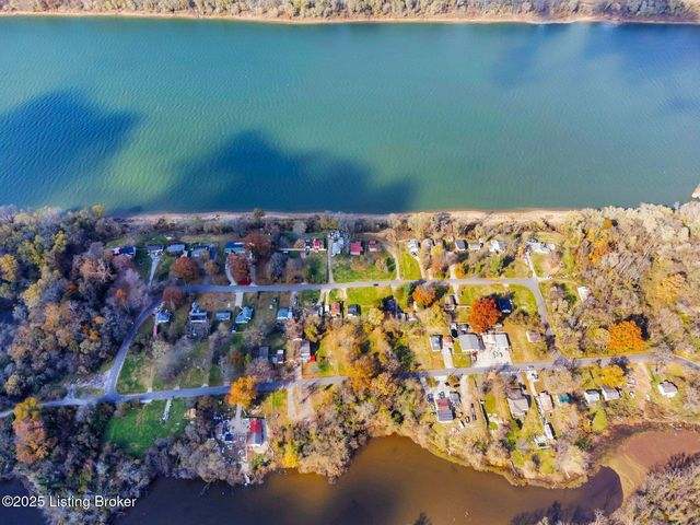 4521 River Front Dr, Louisville, KY 40216