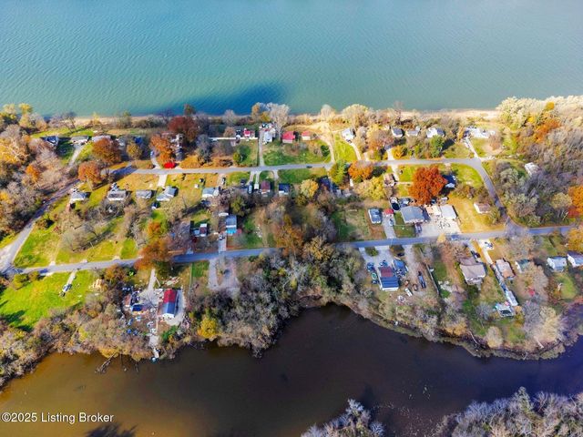 4521 River Front Dr, Louisville, KY 40216