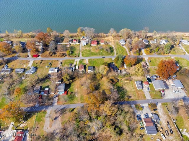 4521 River Front Dr, Louisville, KY 40216