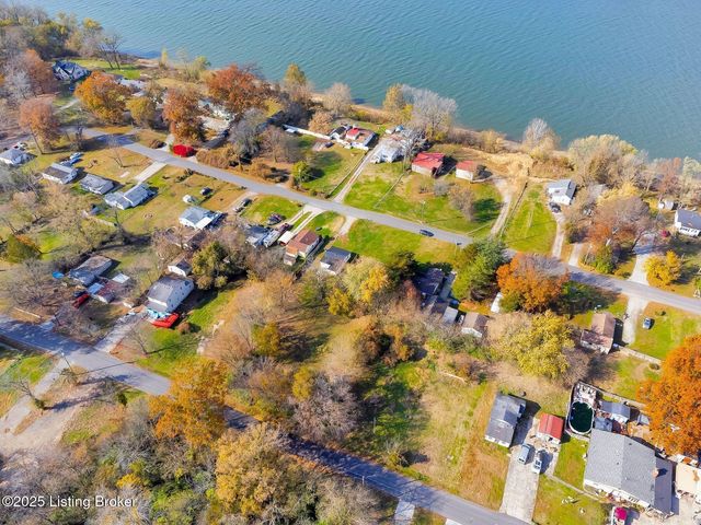 4521 River Front Dr, Louisville, KY 40216