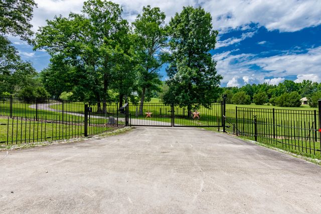 2480 Bancroft Road, Mcdonald, TN 37353