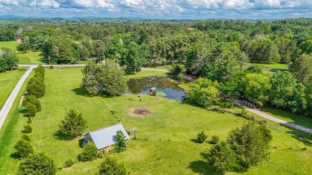 2480 Bancroft Road, Mcdonald, TN 37353