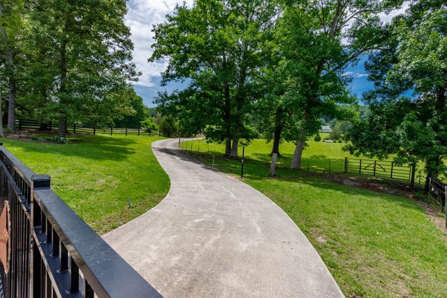 2480 Bancroft Road, Mcdonald, TN 37353