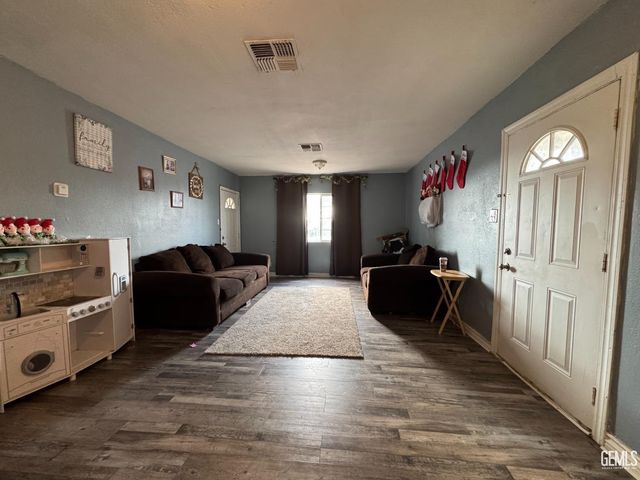 1530 Quincy Street, Bakersfield, CA 93305