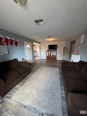 1530 Quincy Street, Bakersfield, CA 93305