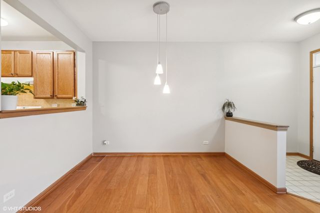 2531 Congress Avenue 2531, Aurora, IL 60503