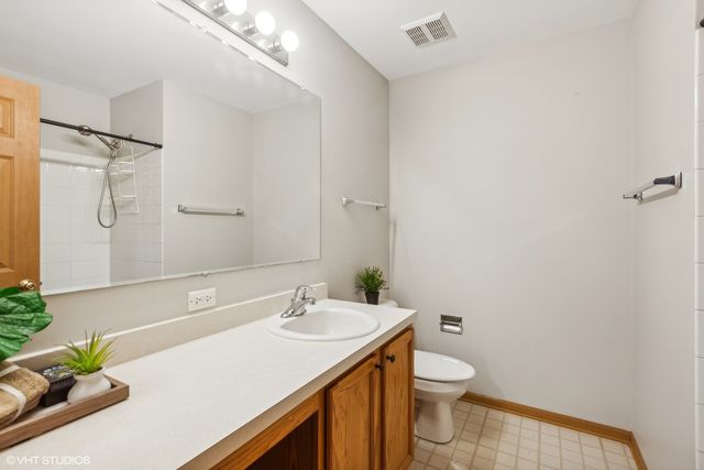 2531 Congress Avenue 2531, Aurora, IL 60503